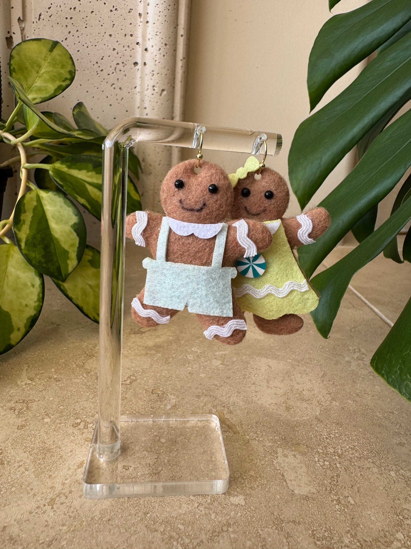 gingerbread couple