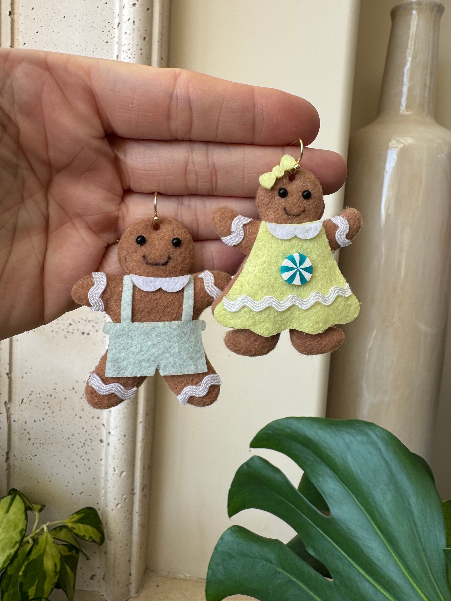 gingerbread couple