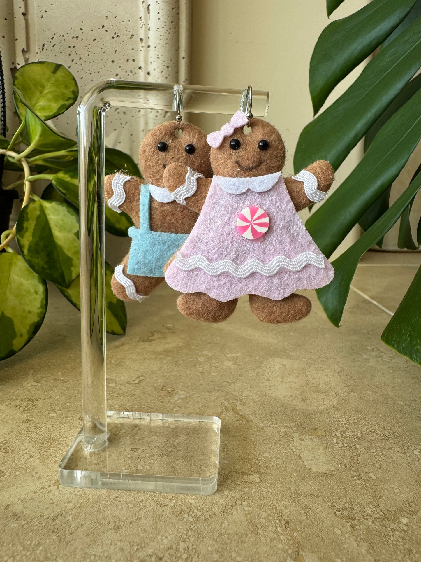 gingerbread couple