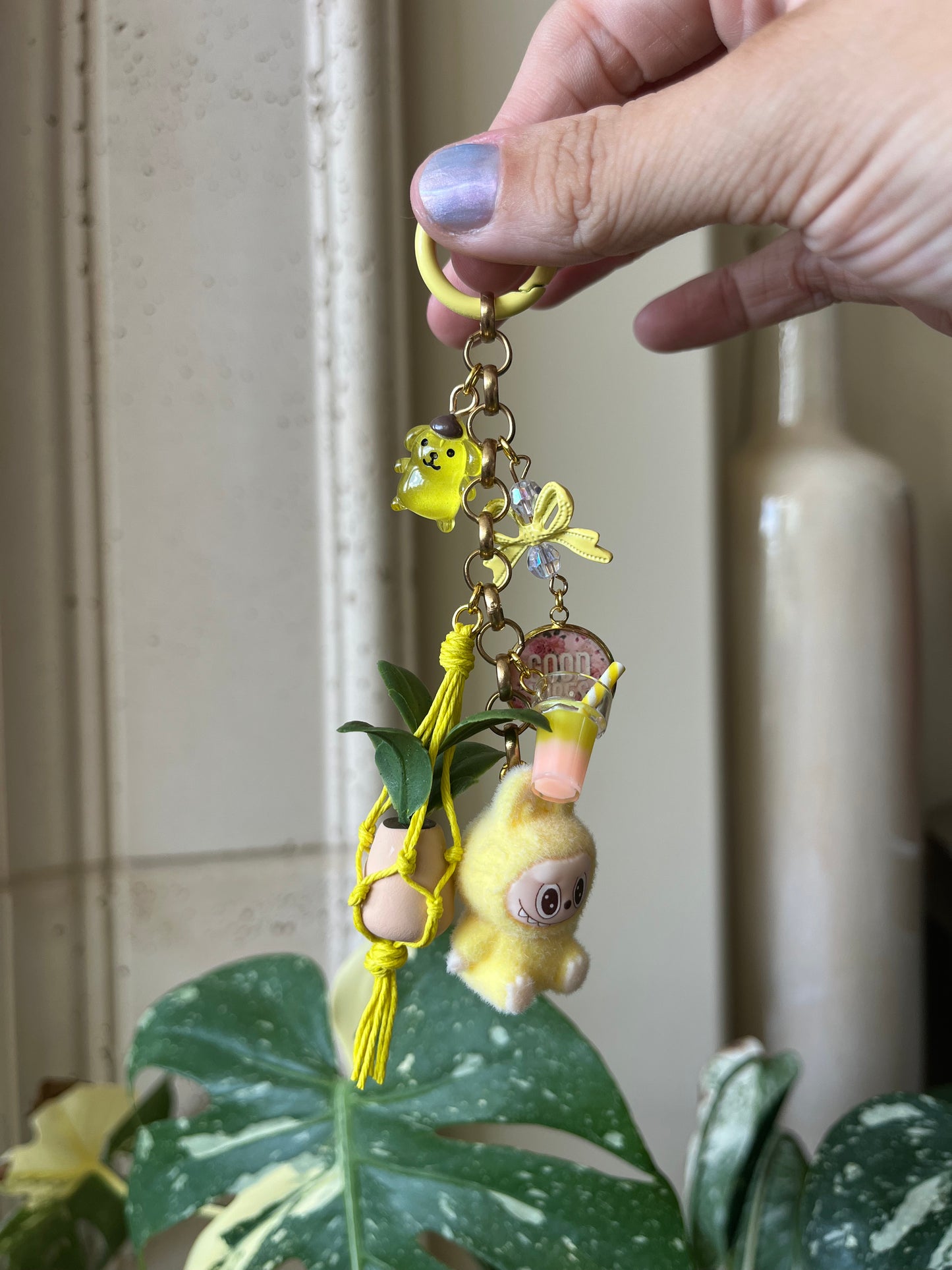 yellow purse clip