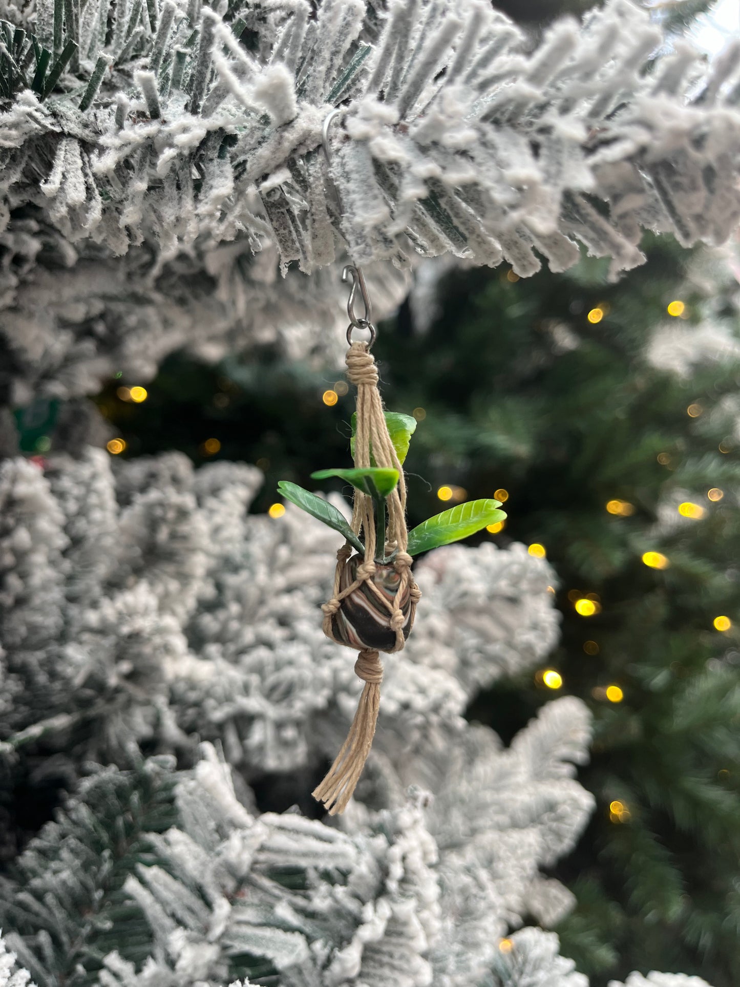 tan string - mixed pot