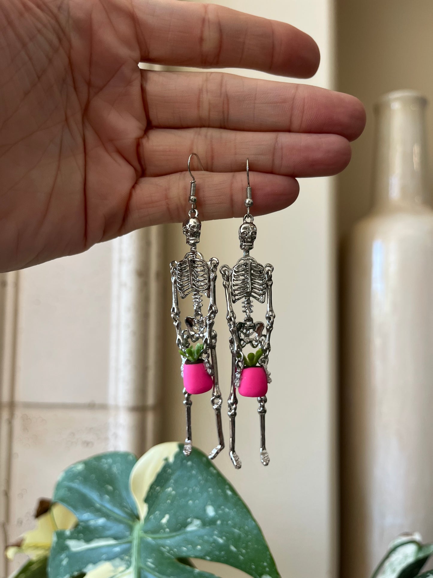 pink pot skeleton - large