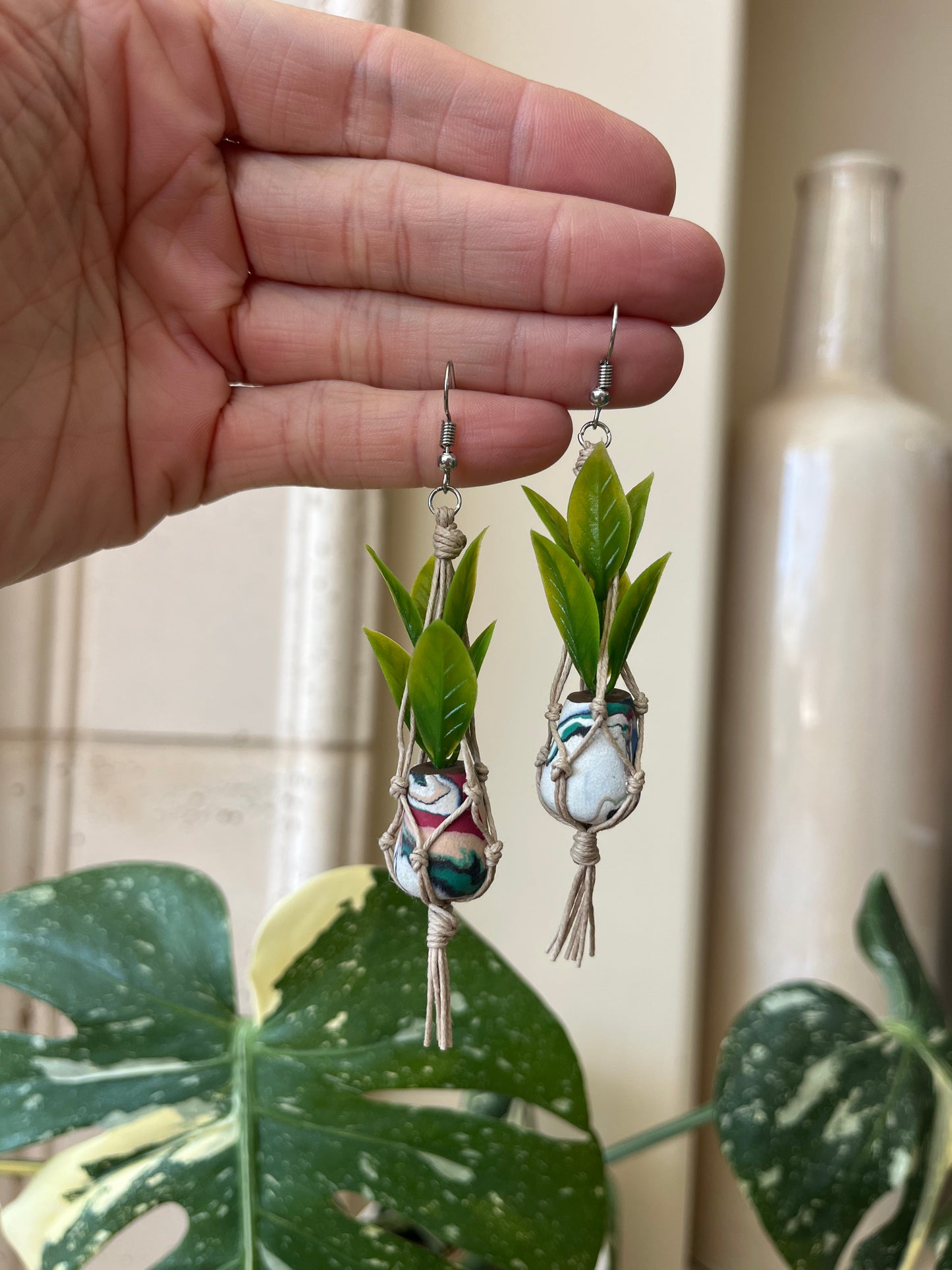 tan string - mixed pot