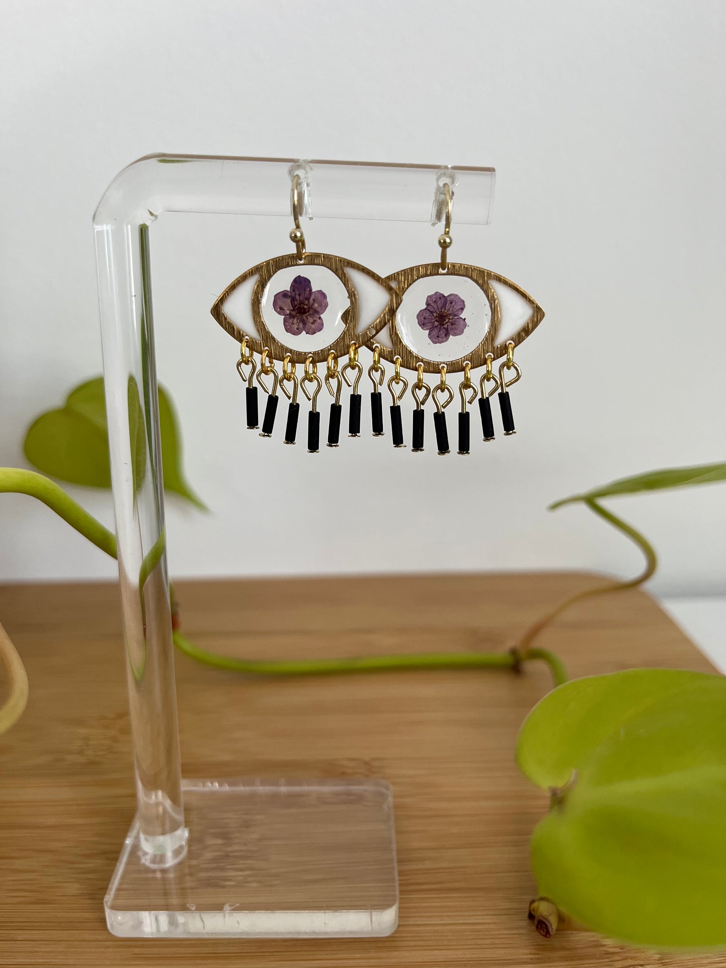eyes with lashes