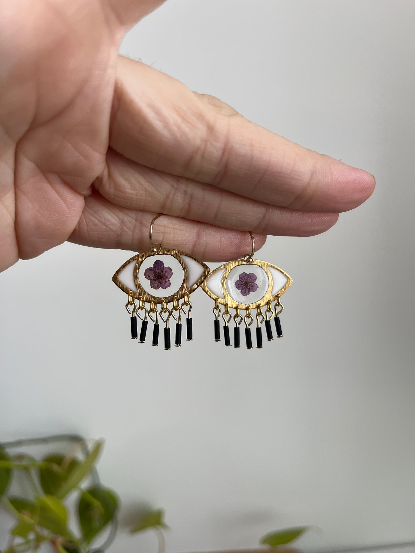 eyes with lashes