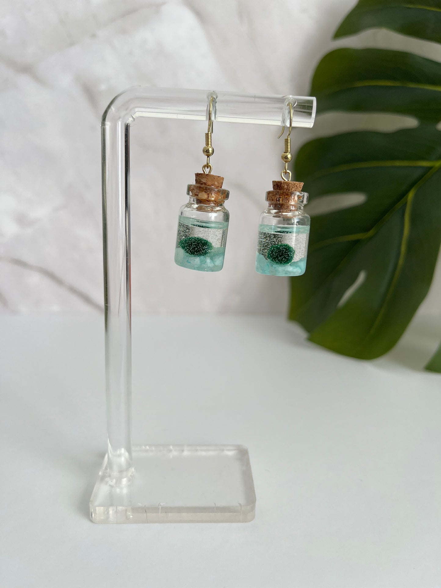 moss ball earring - blue rocks - gold metal