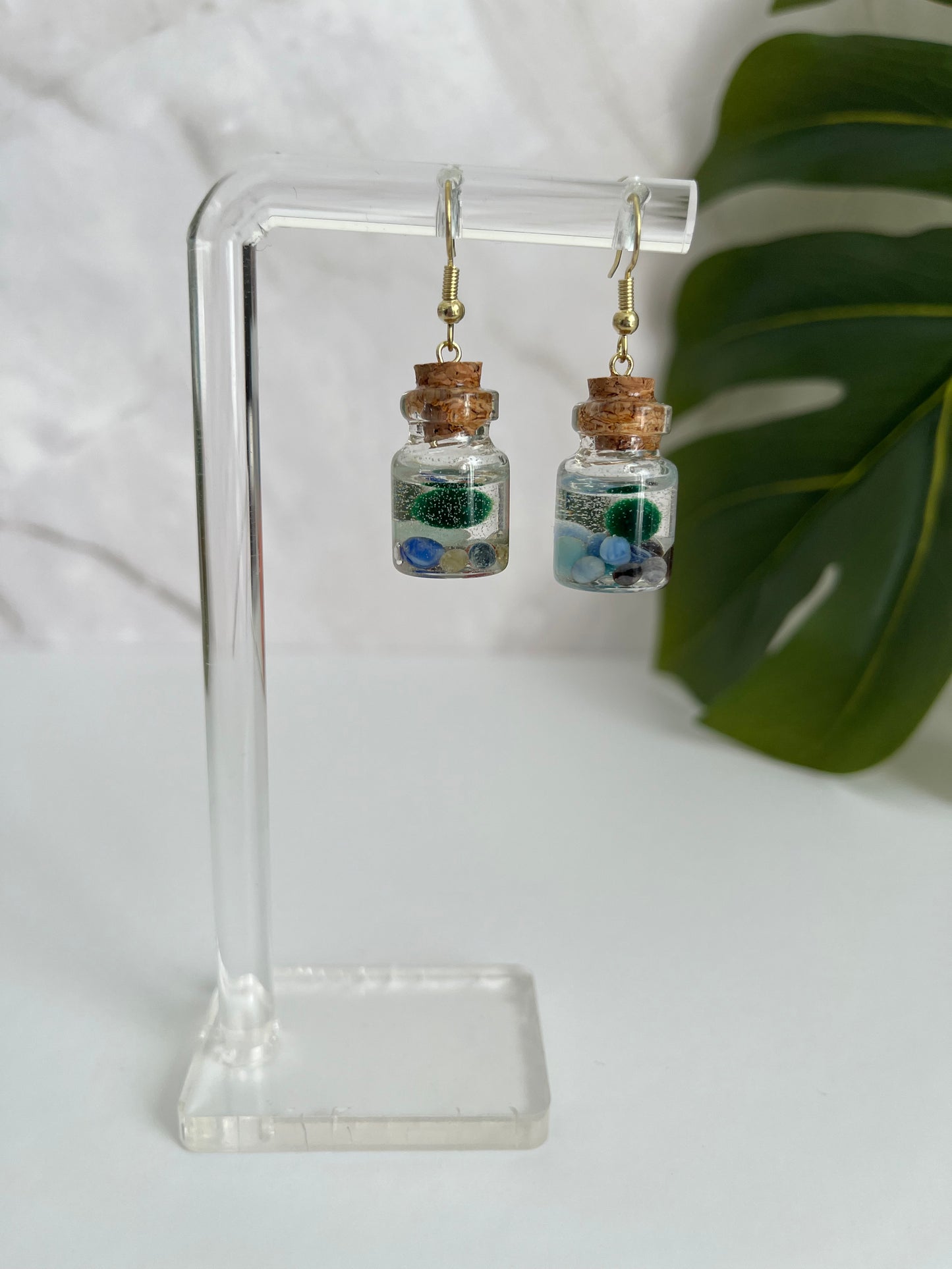 moss ball earring - mixed rocks - gold metal