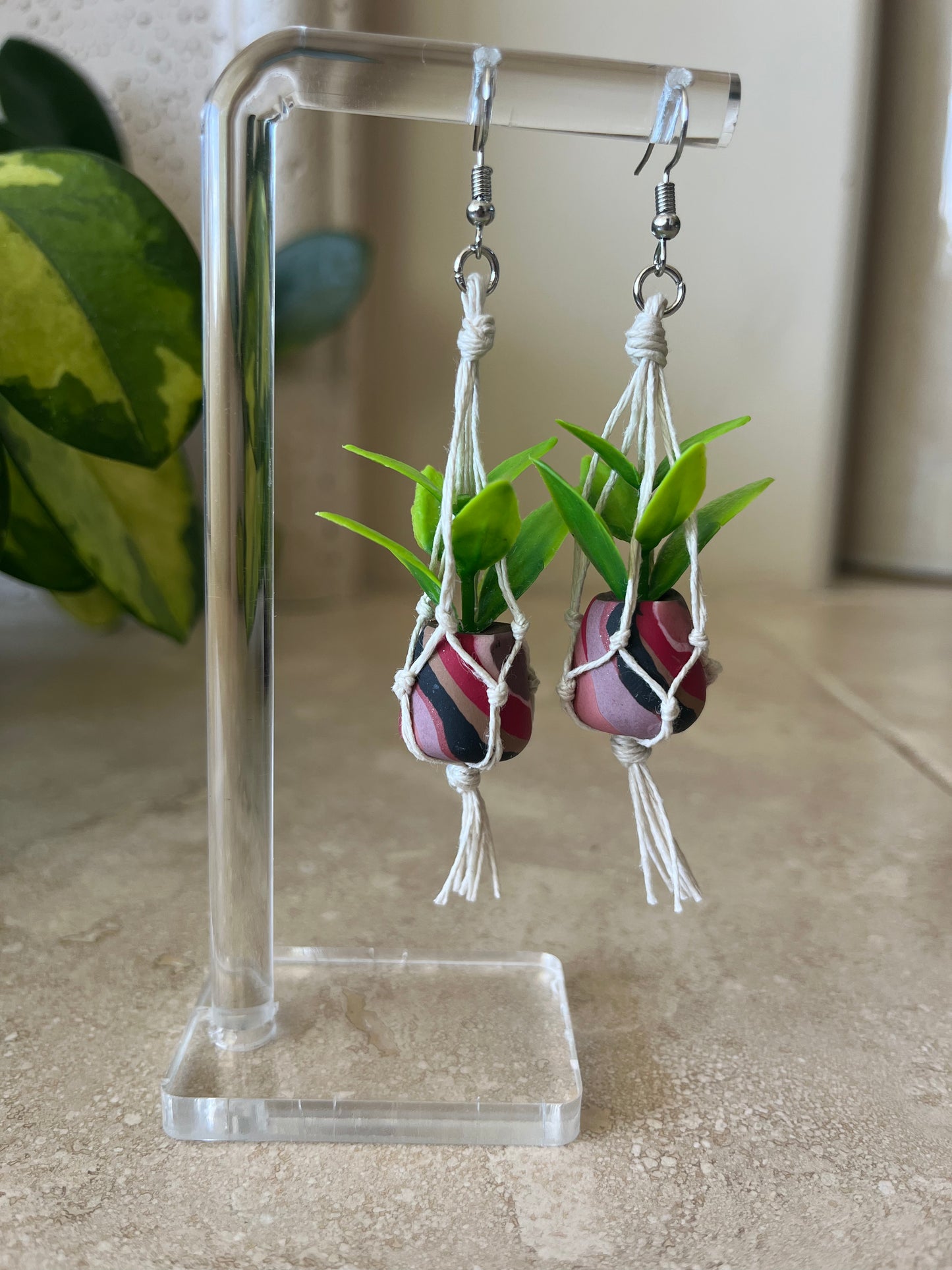 white string - mixed pot