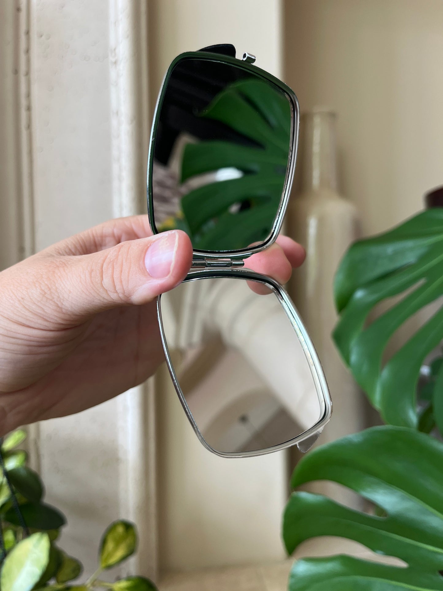 flower compact mirror