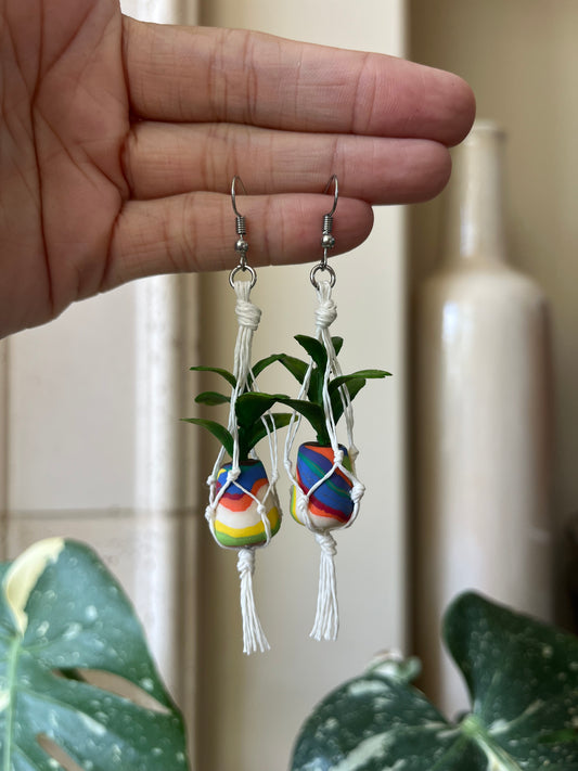 white string - mixed pot