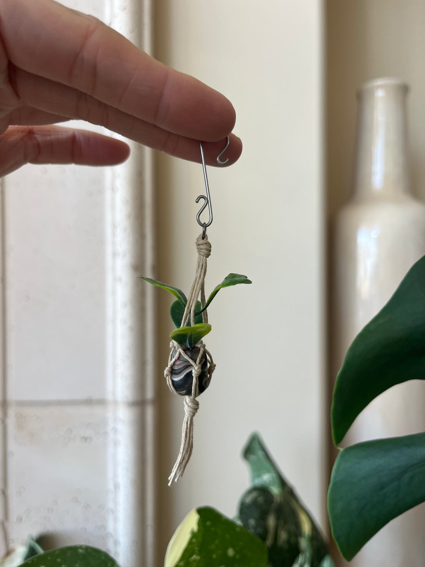 tan string - mixed pot