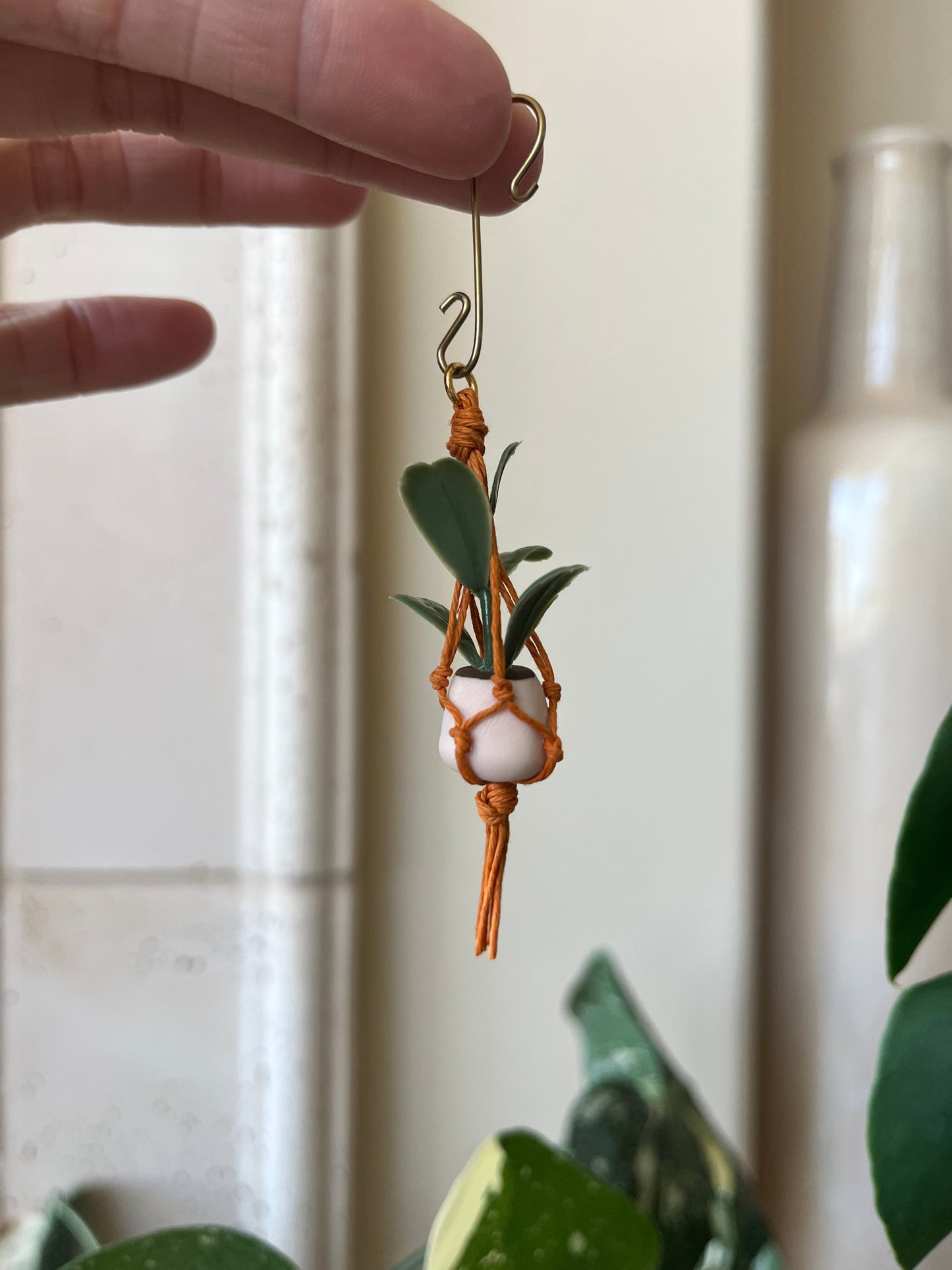 orange string - cream pot