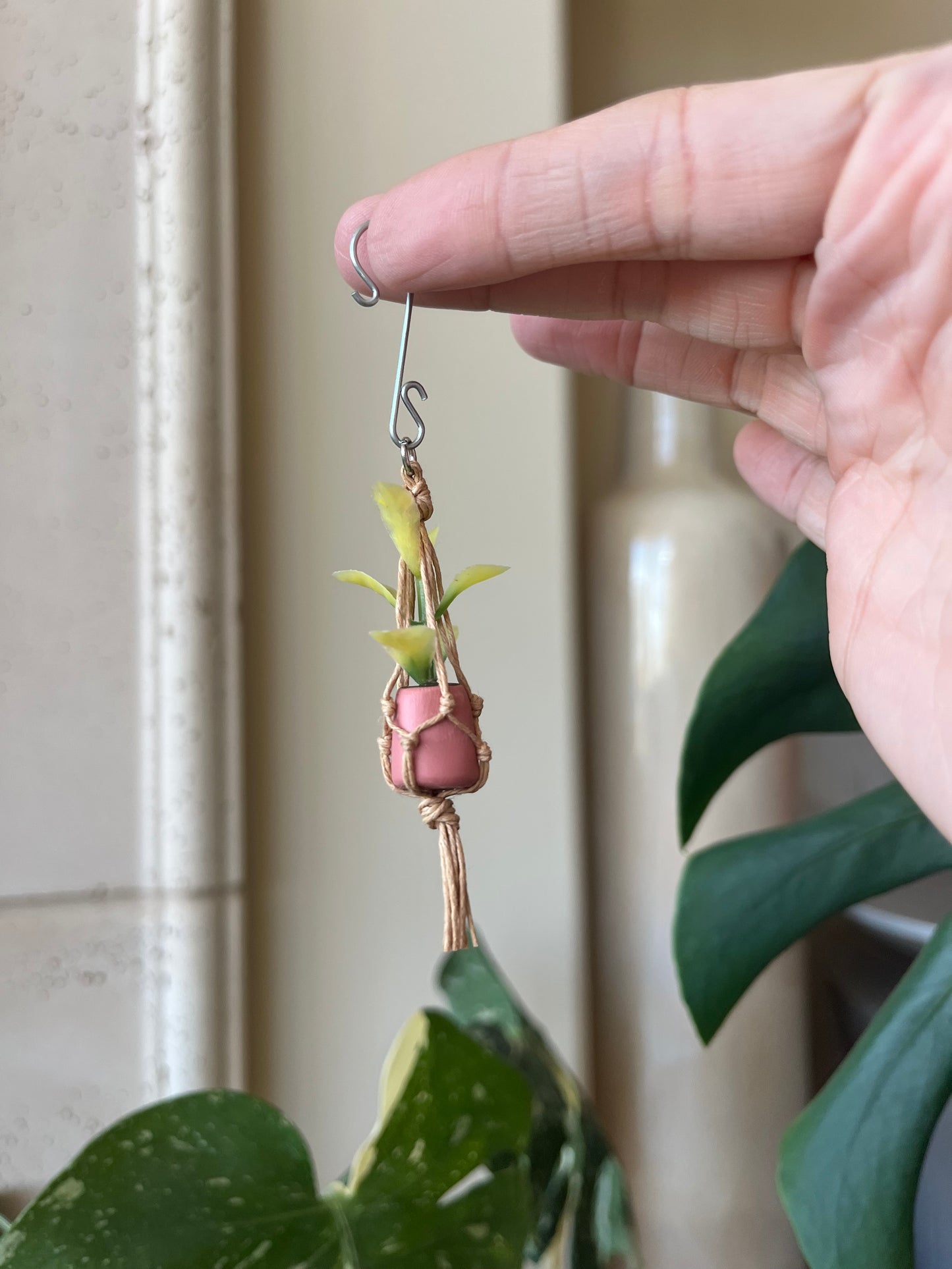 tan string - salmon pot