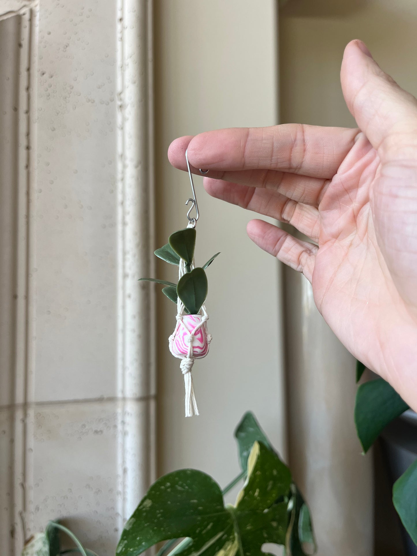 white string - mixed pot