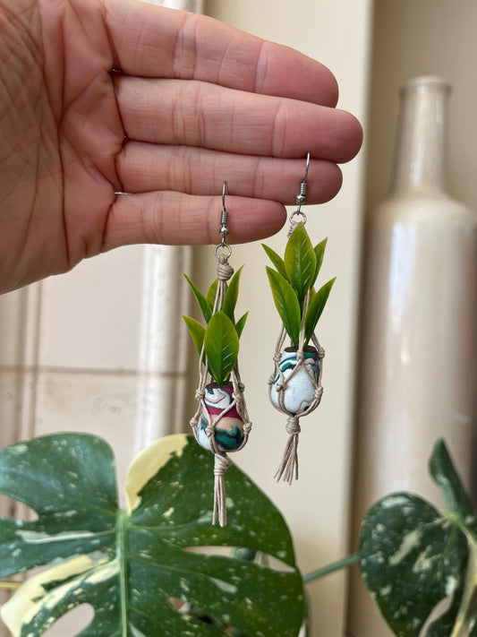 tan string - mixed pot