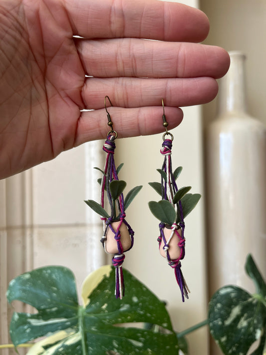 mixed string - cream pot