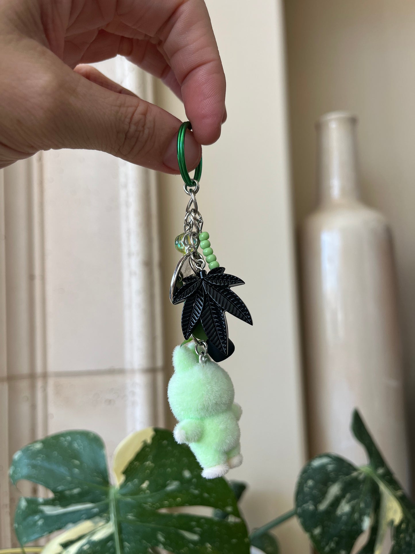 green purse clip