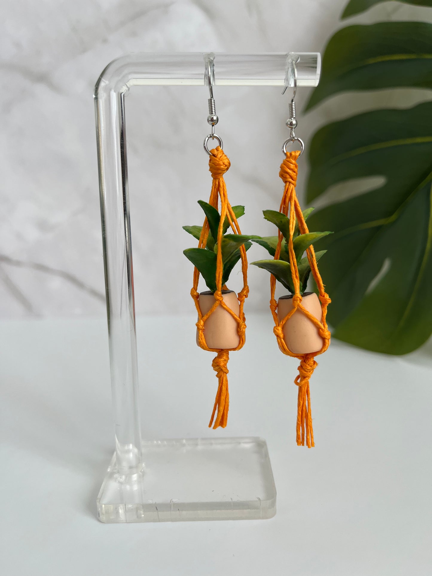 orange string - cream pot