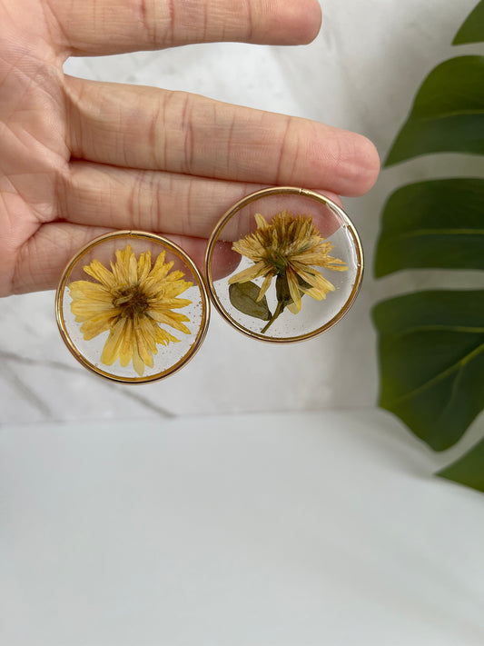 yellow flower stud