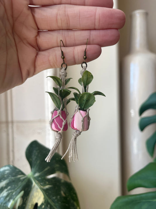 tan string - mixed pot