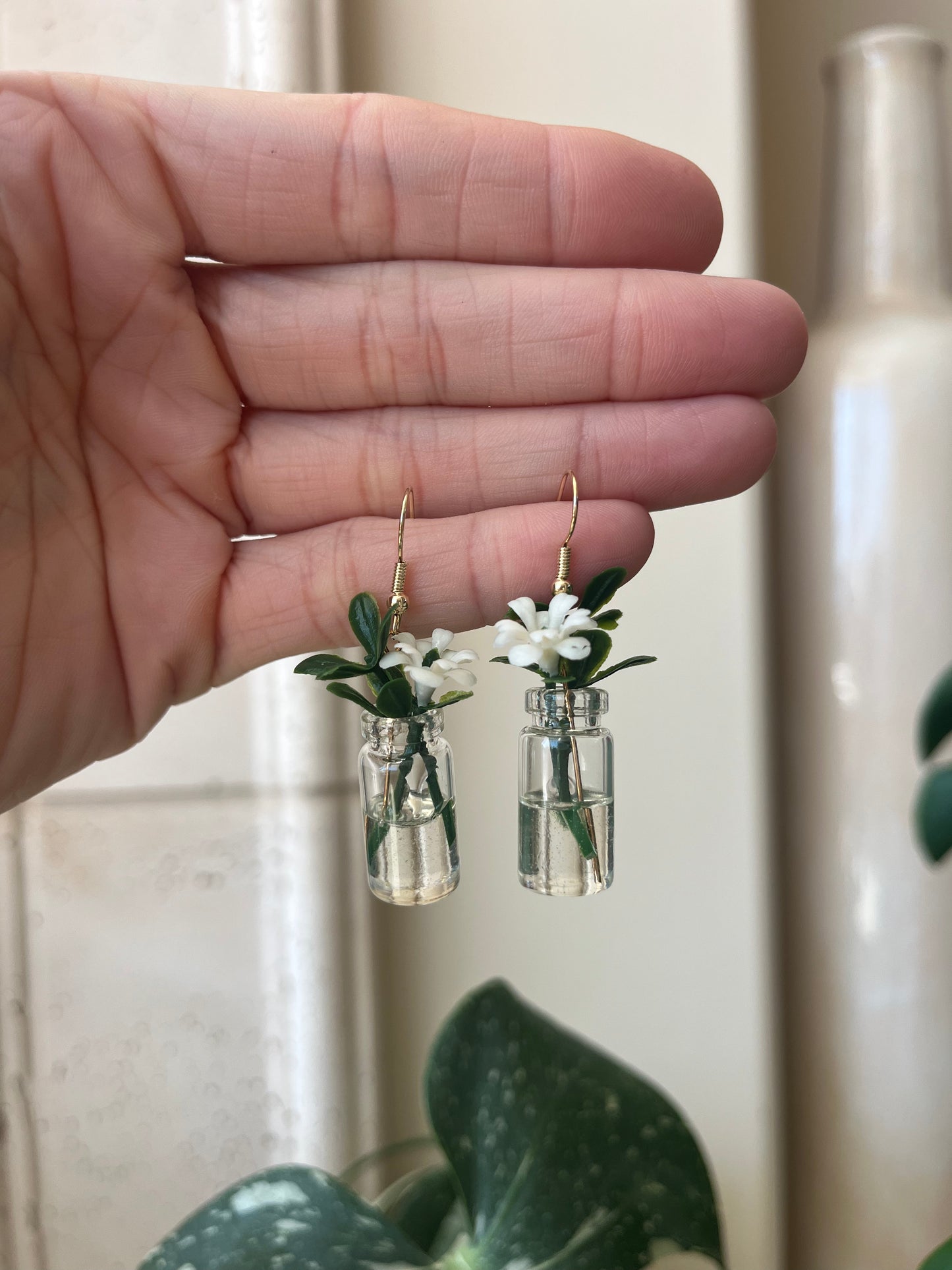 flower earring - gold metal