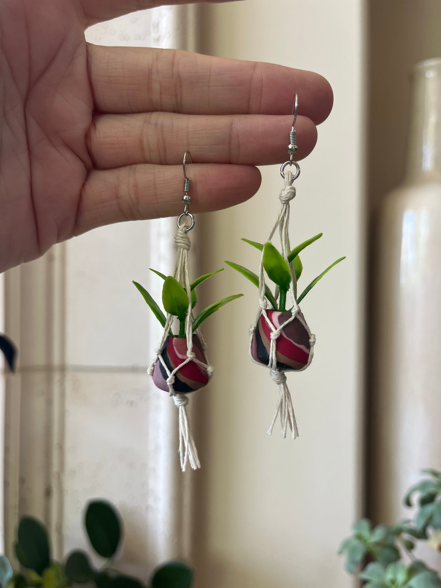 white string - mixed pot