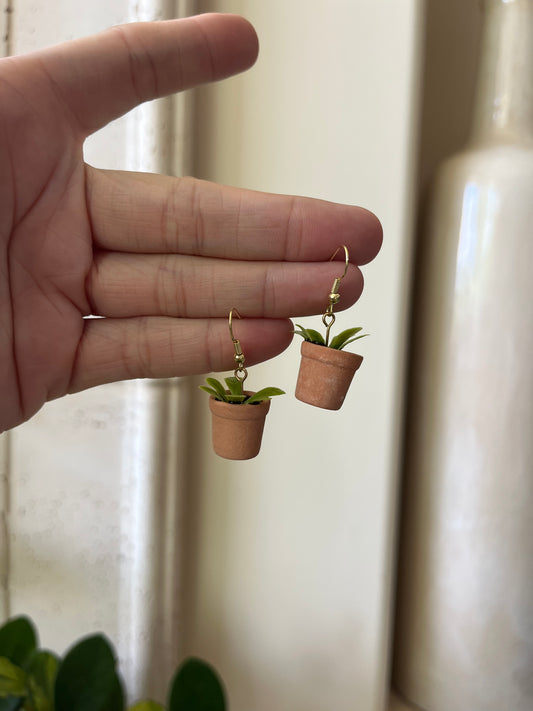 vase earring