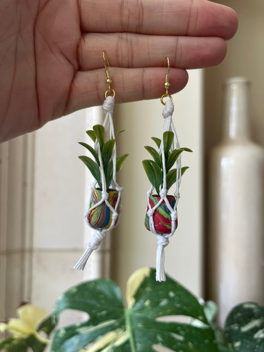 white string - mixed pot