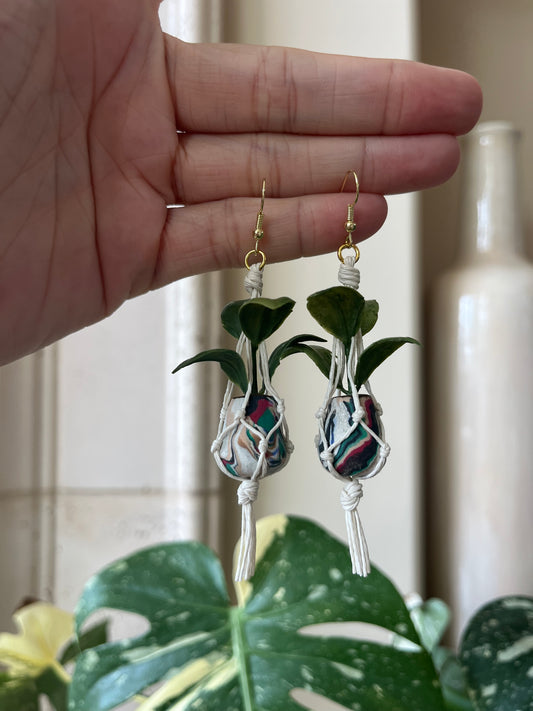 white string - mixed pot