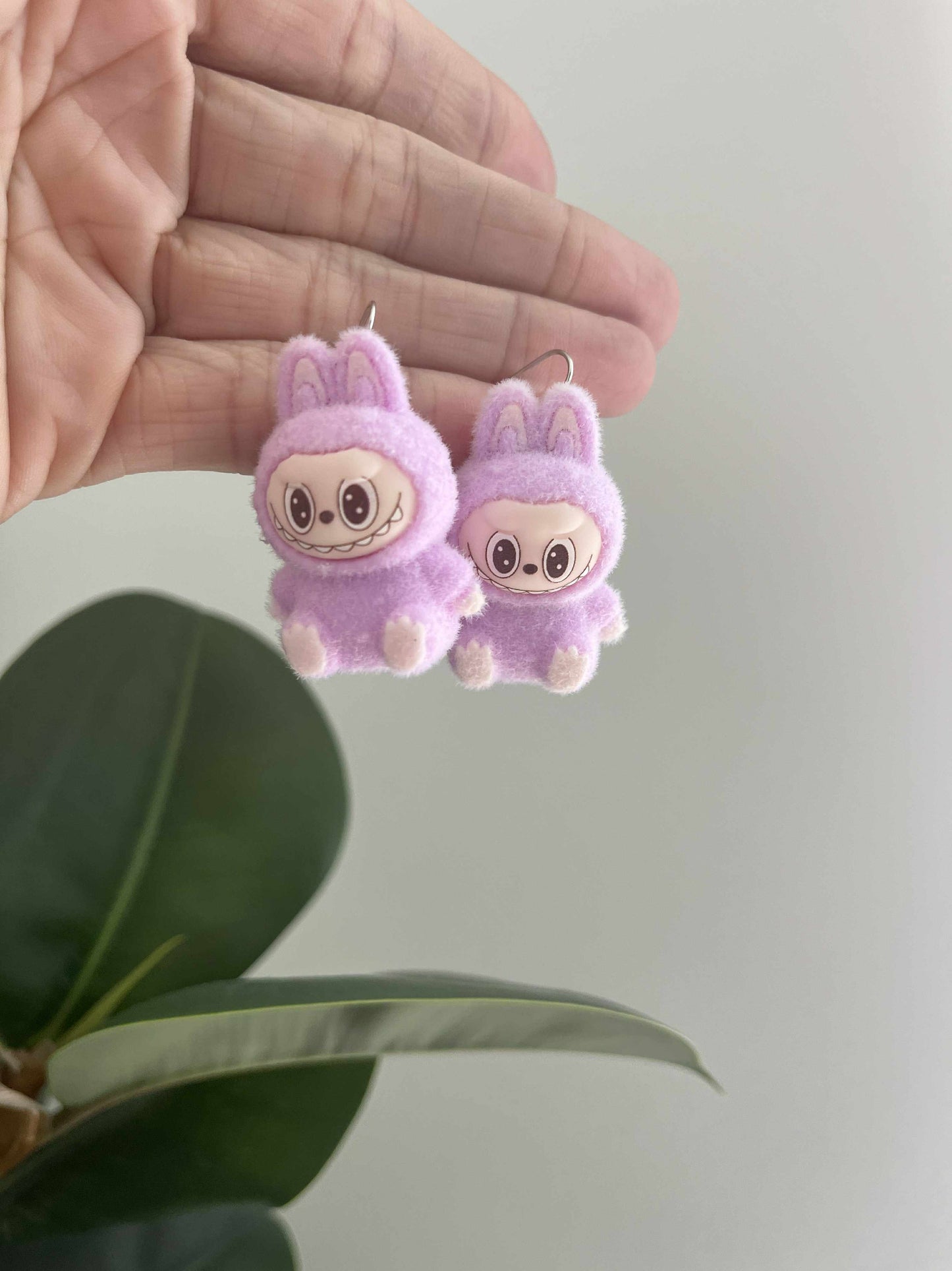 purple sitting - silver metal