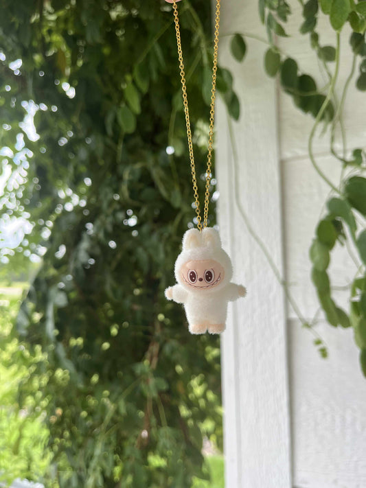 white necklace